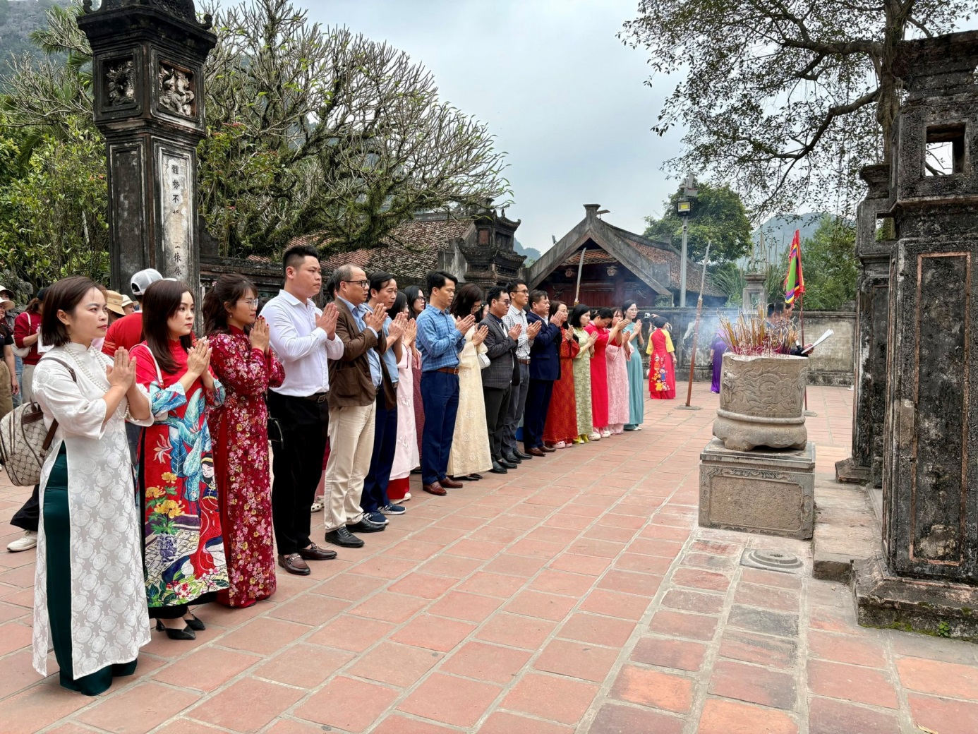 D:\Nam hoc 2025 - 2026\Tin tuc, Su kien\16 8-3-2026\z7601118695897_95dfd03816c1eb324faae4fecff0975e.jpg