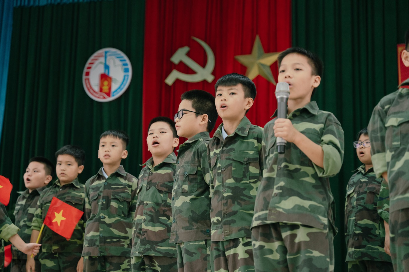 D:\Nam hoc 2024 - 2025\Chung em hoc lam chien si\Truyen thong\Dot 2\Ngay 10 (24.6.2025)\24.6 Chiến sỹ nhí\Up\TUN07351.jpg