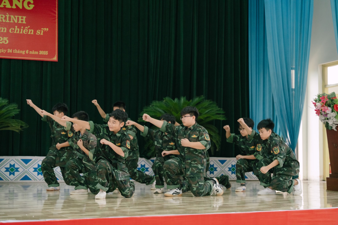 D:\Nam hoc 2024 - 2025\Chung em hoc lam chien si\Truyen thong\Dot 2\Ngay 10 (24.6.2025)\24.6 Chiến sỹ nhí\Up\TUN07421.jpg