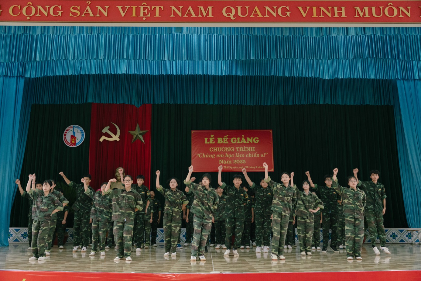 D:\Nam hoc 2024 - 2025\Chung em hoc lam chien si\Truyen thong\Dot 2\Ngay 10 (24.6.2025)\24.6 Chiến sỹ nhí\Up\TUN07521.jpg