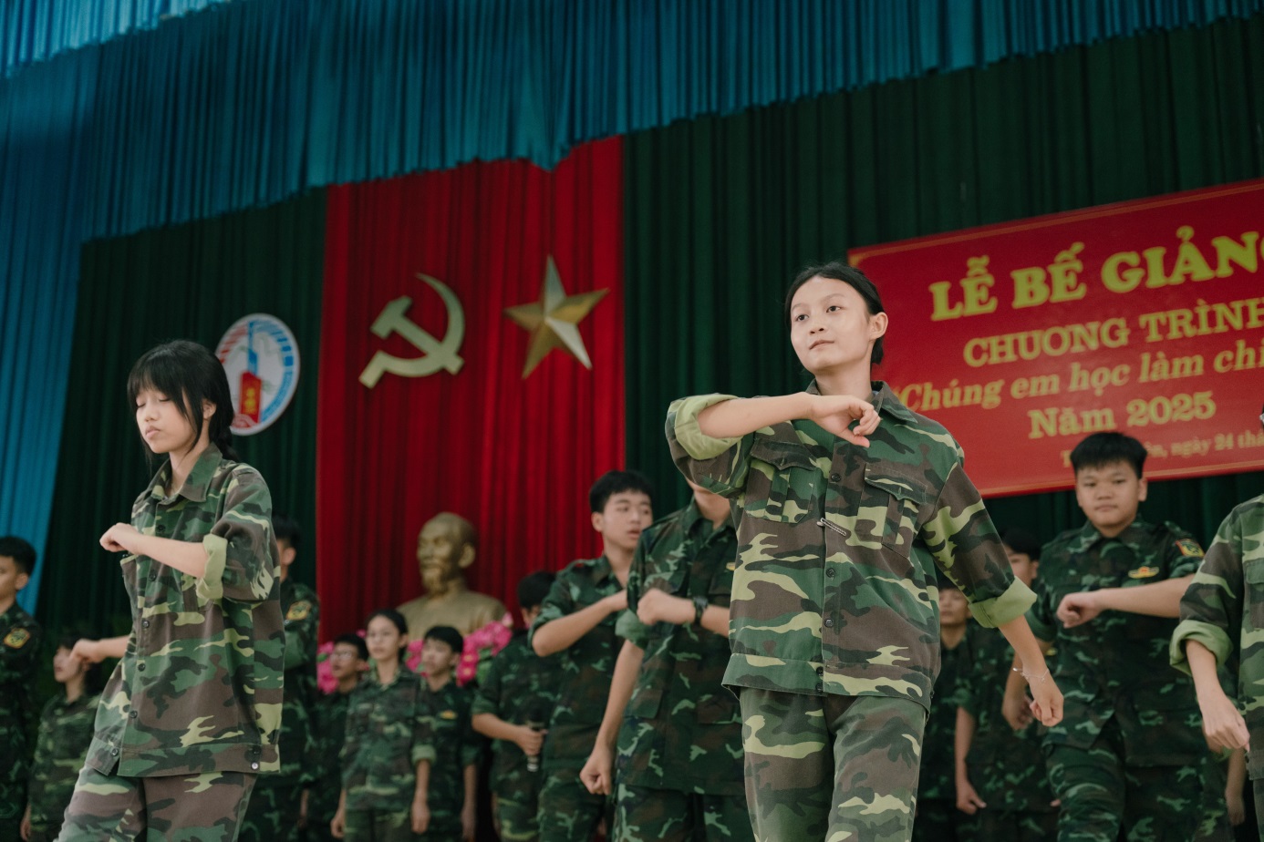 D:\Nam hoc 2024 - 2025\Chung em hoc lam chien si\Truyen thong\Dot 2\Ngay 10 (24.6.2025)\24.6 Chiến sỹ nhí\Up\TUN07524.jpg