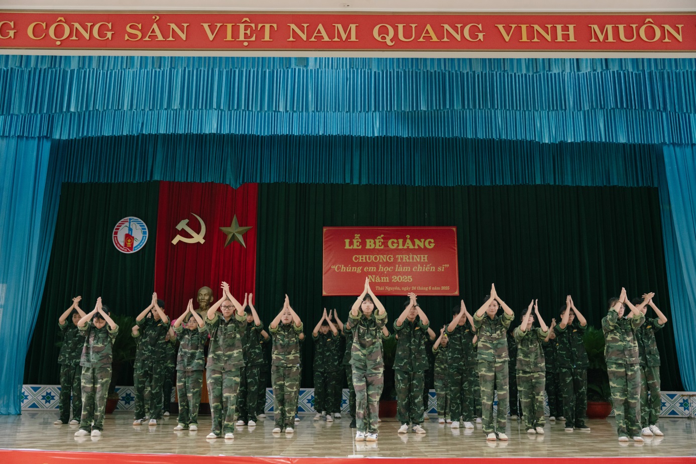 D:\Nam hoc 2024 - 2025\Chung em hoc lam chien si\Truyen thong\Dot 2\Ngay 10 (24.6.2025)\24.6 Chiến sỹ nhí\Up\TUN07530.jpg