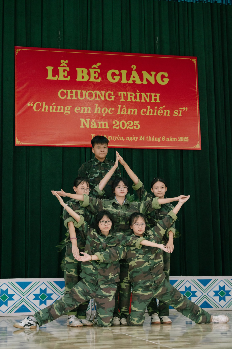 D:\Nam hoc 2024 - 2025\Chung em hoc lam chien si\Truyen thong\Dot 2\Ngay 10 (24.6.2025)\24.6 Chiến sỹ nhí\Up\TUN07557.jpg