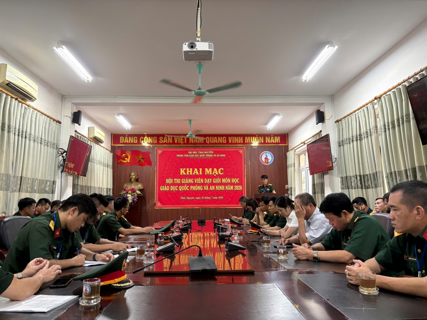 D:\Nam hoc 2025 - 2026\Tin tuc, Su kien\24 Hoi thi Giang vien gioi 2026\1785223847988_1483288106881901619_1200417379106544910_0bfe06a3ac66f66e2b10afaf4c6259fe.jpg